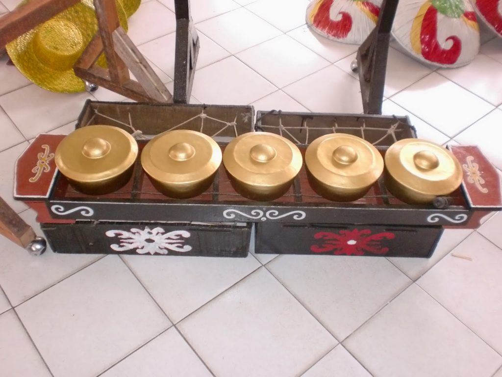 ALAT MUSIK TRADISIONAL SUKU DAYAK KALIMANTAN TENGAH – WISATA KALTENG